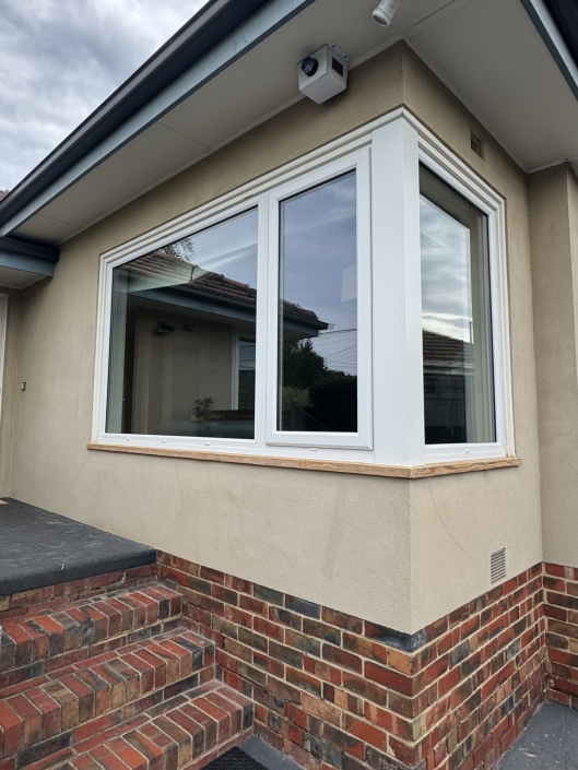 Bay window with a corner installation and clear view